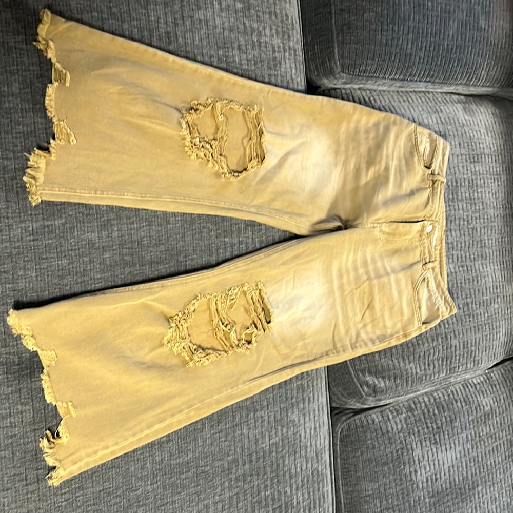 Boutique ankle crop size medium I would say you’ll at least want to be a 29